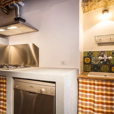 Holiday home Vecchio Borgo Torno